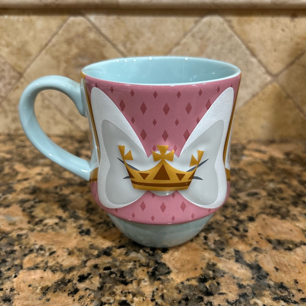 Minnie the Main Attraction Mug